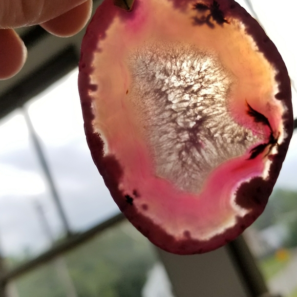 Relisted -pink Geode slice pendant agate stone dyed gold - Picture 4 of 9